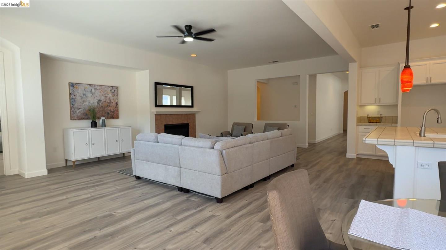 5556 Arcadia Cir photo 6