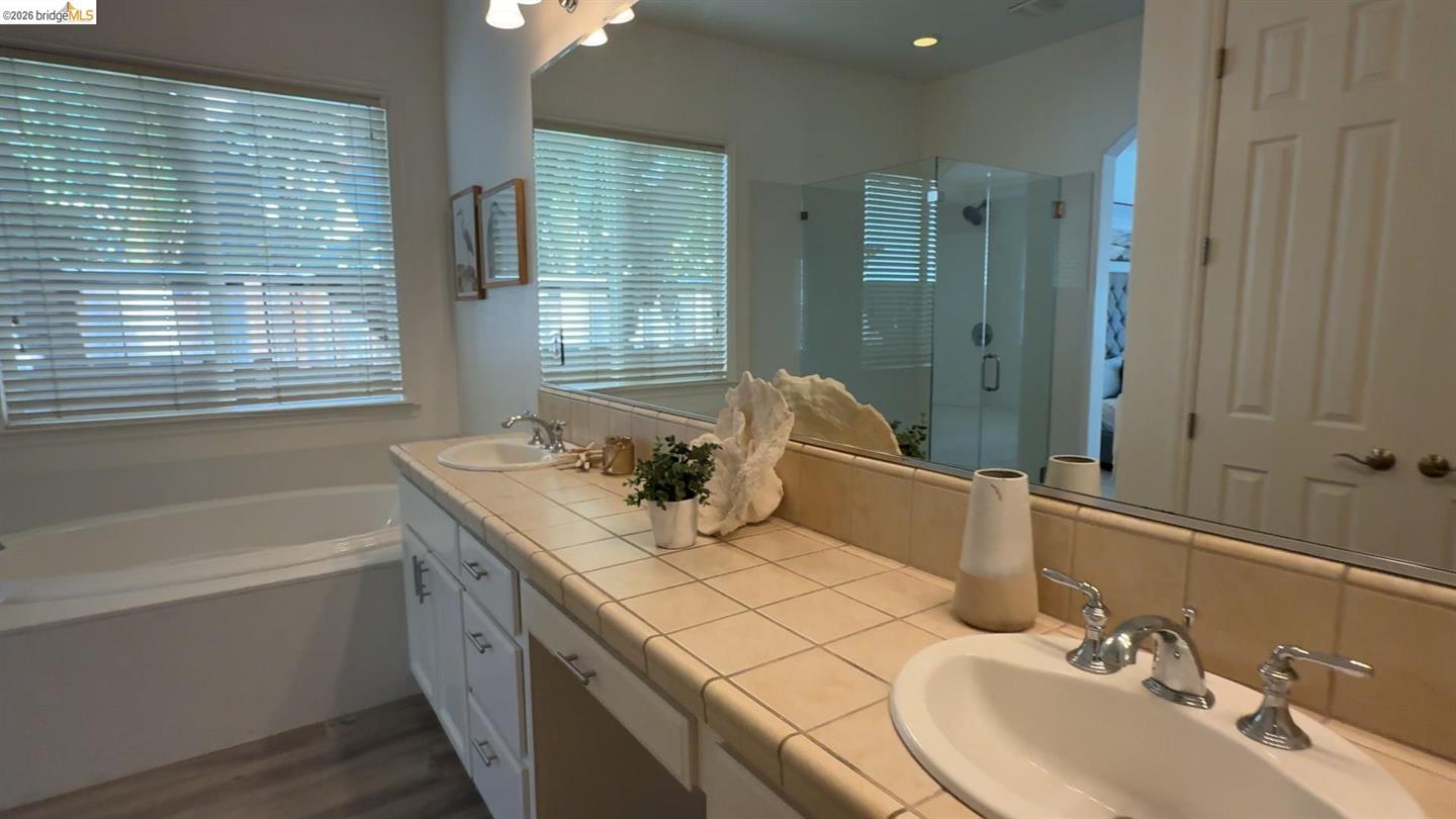 5556 Arcadia Cir photo 8