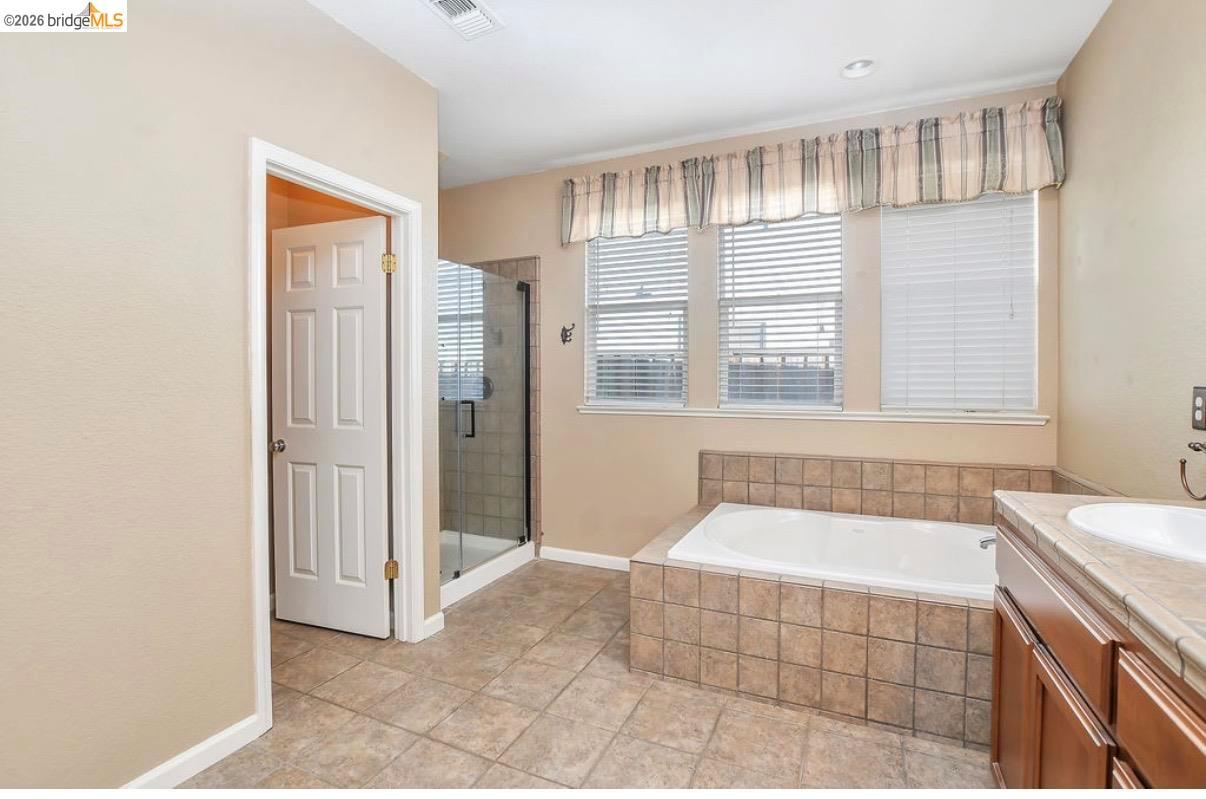 2533 Crescent Way photo 13