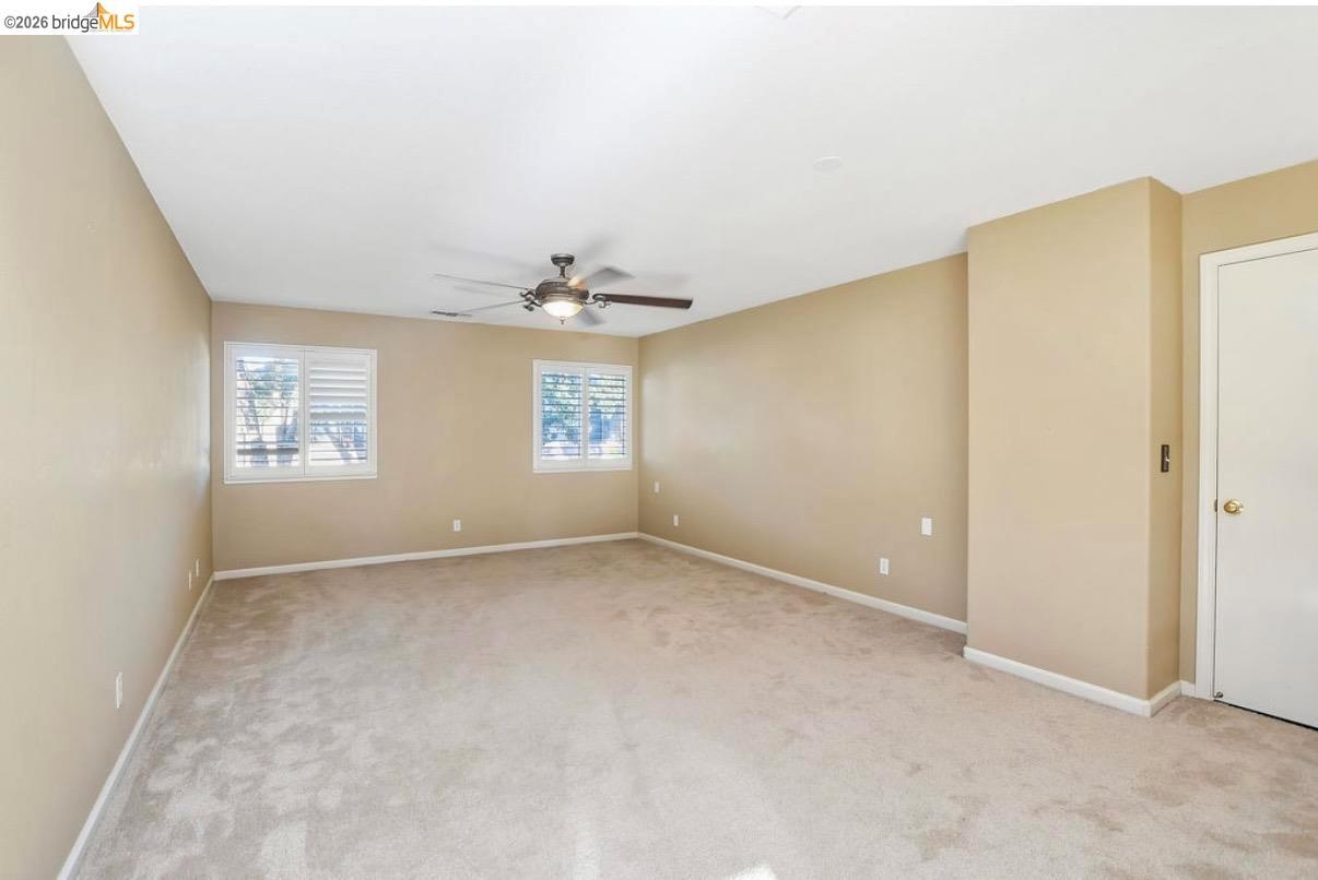 2533 Crescent Way photo 15
