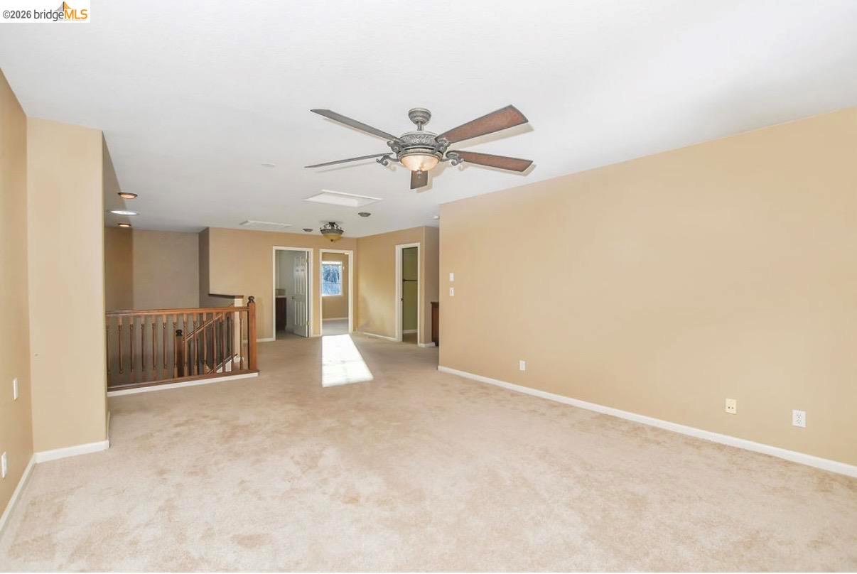 2533 Crescent Way photo 16