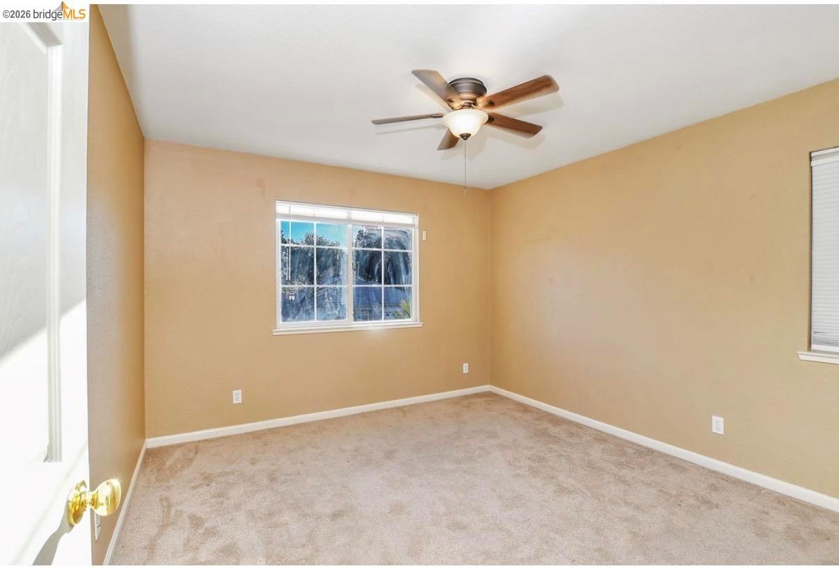 2533 Crescent Way photo 17