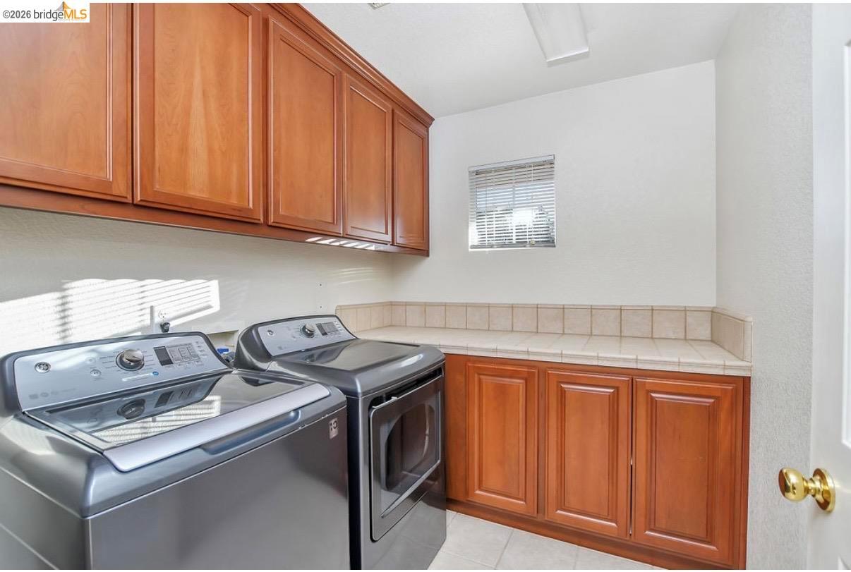 2533 Crescent Way photo 22