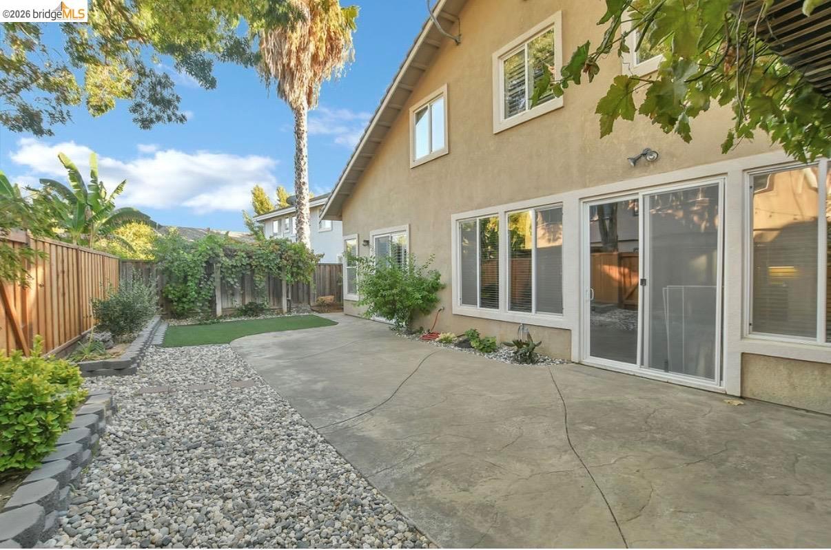 2533 Crescent Way photo 23