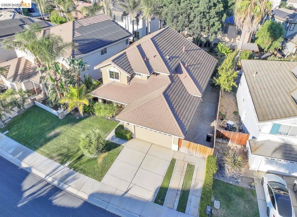 2533 Crescent Way photo 4