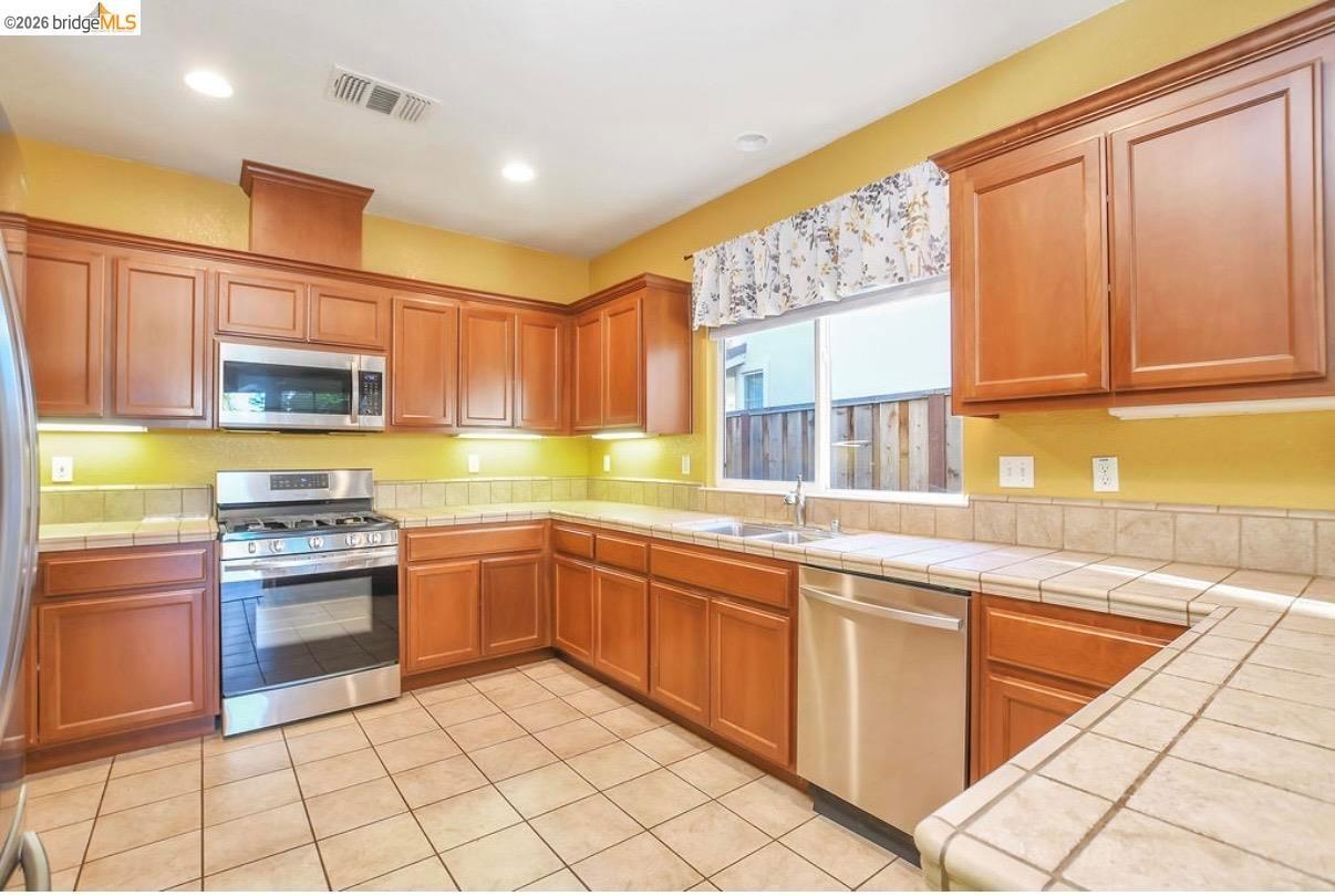 2533 Crescent Way photo 8