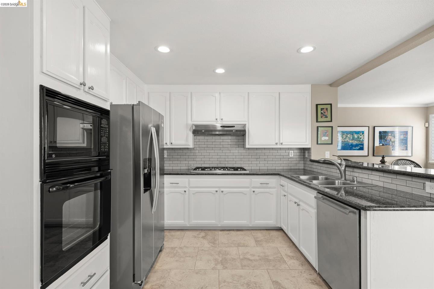 2216 Colonial Ct photo 16