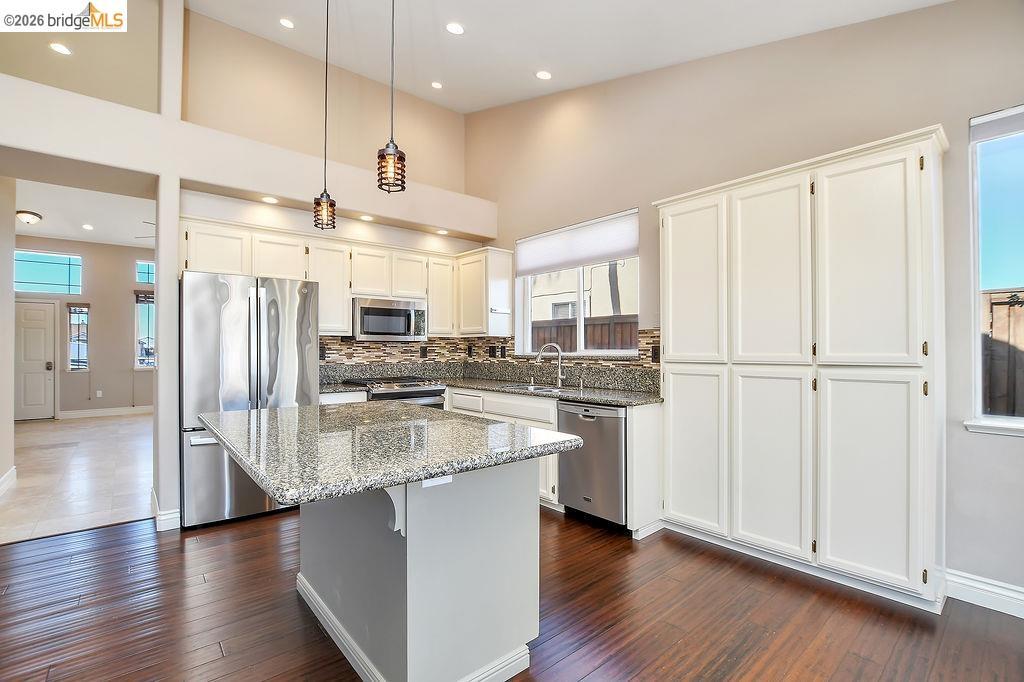 4464 Cove Ln photo 11