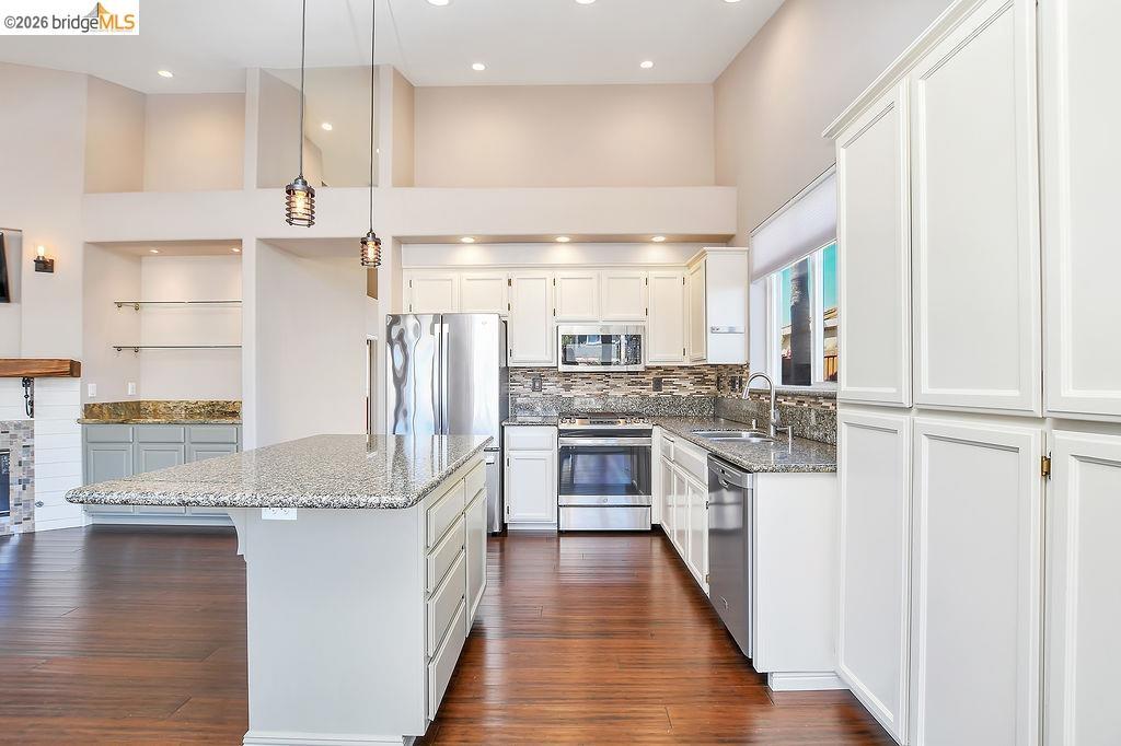 4464 Cove Ln photo 9