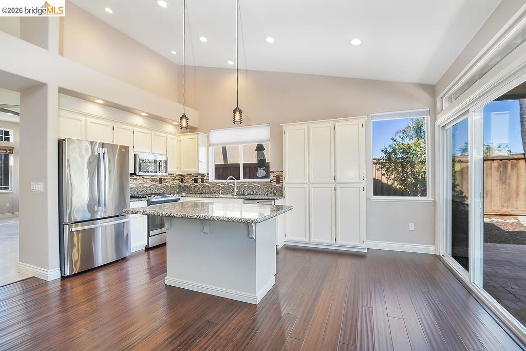 4464 Cove Ln photo 10
