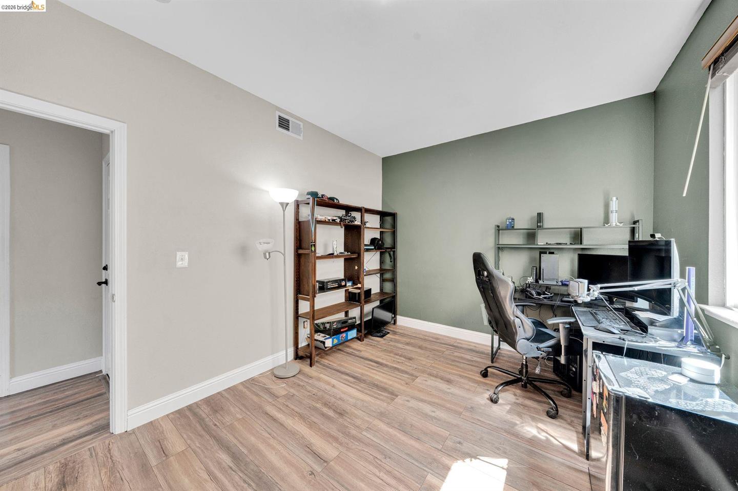 2340 Cambridge Dr photo 8