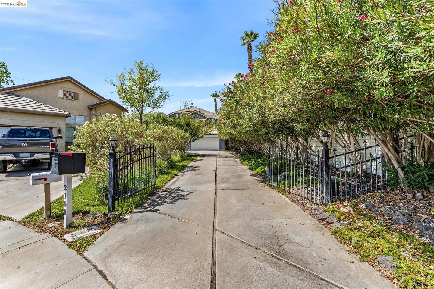 2158 Newport Ct photo 2