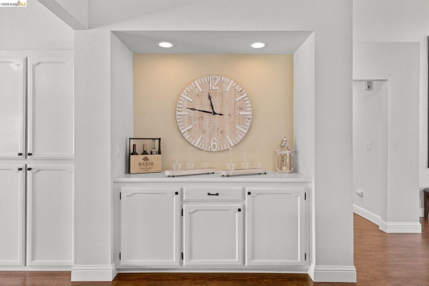 2212 Colonial Ct photo 9