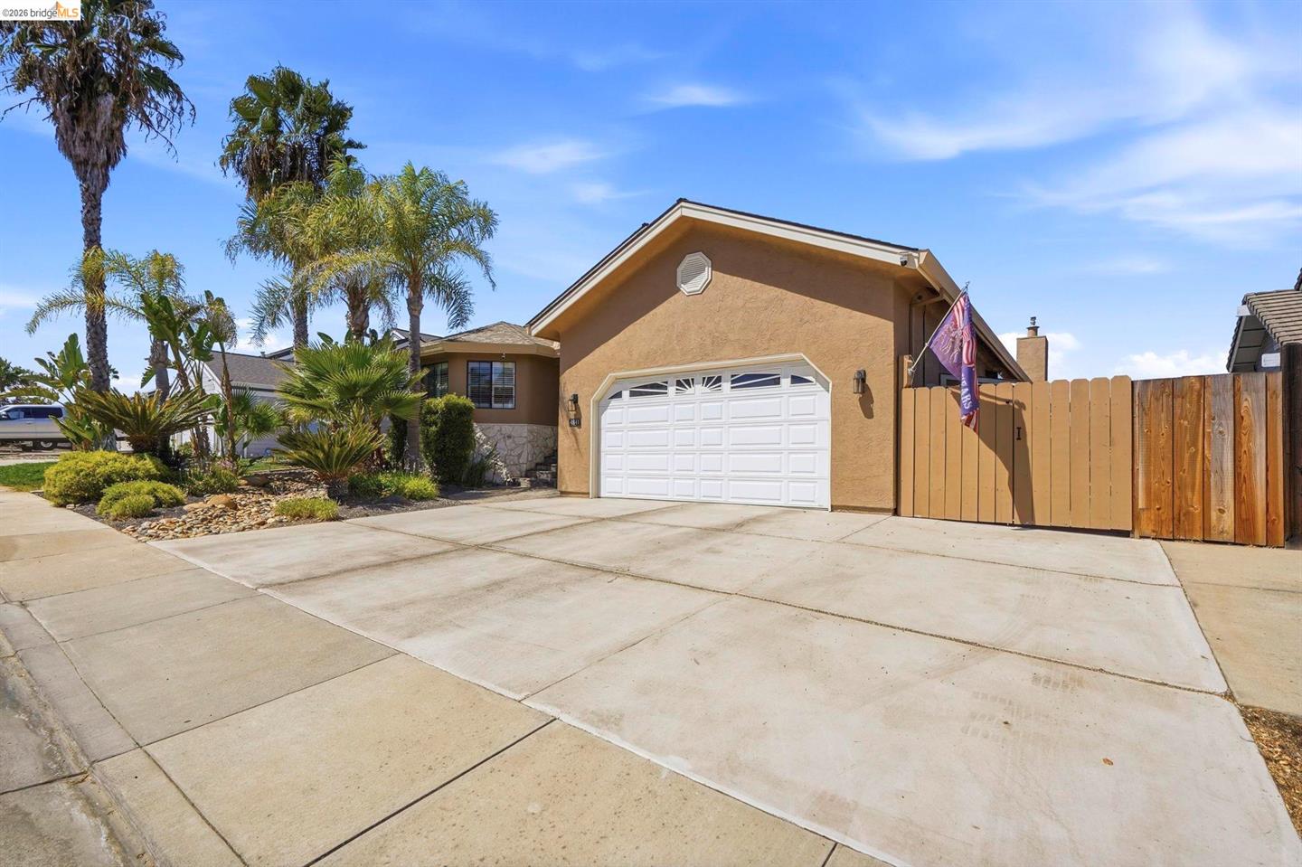 4841 Spinnaker Way photo 2