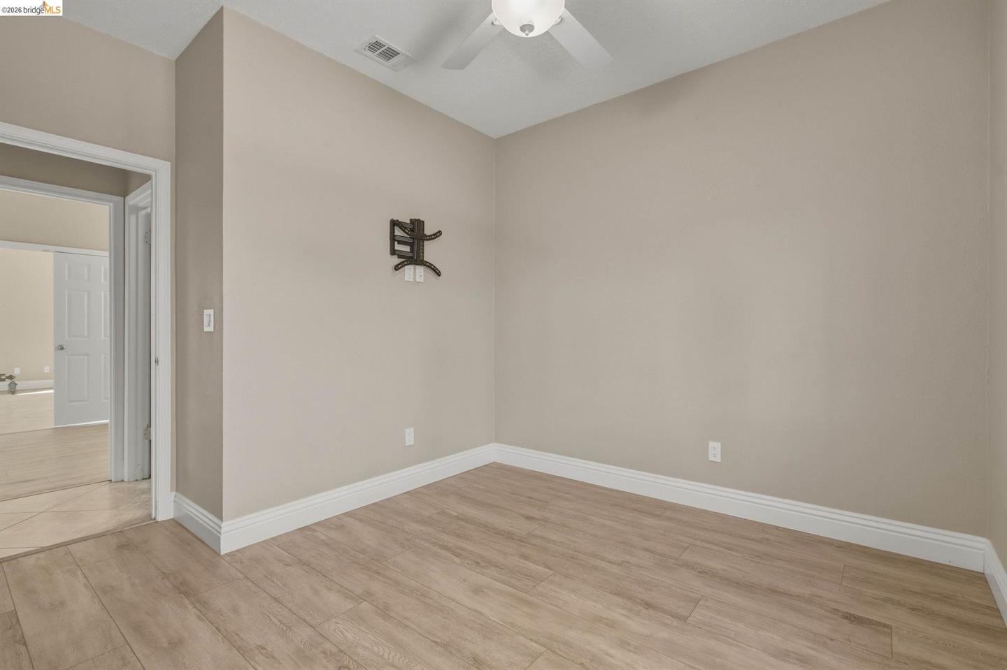 2419 Imperial Court photo 14