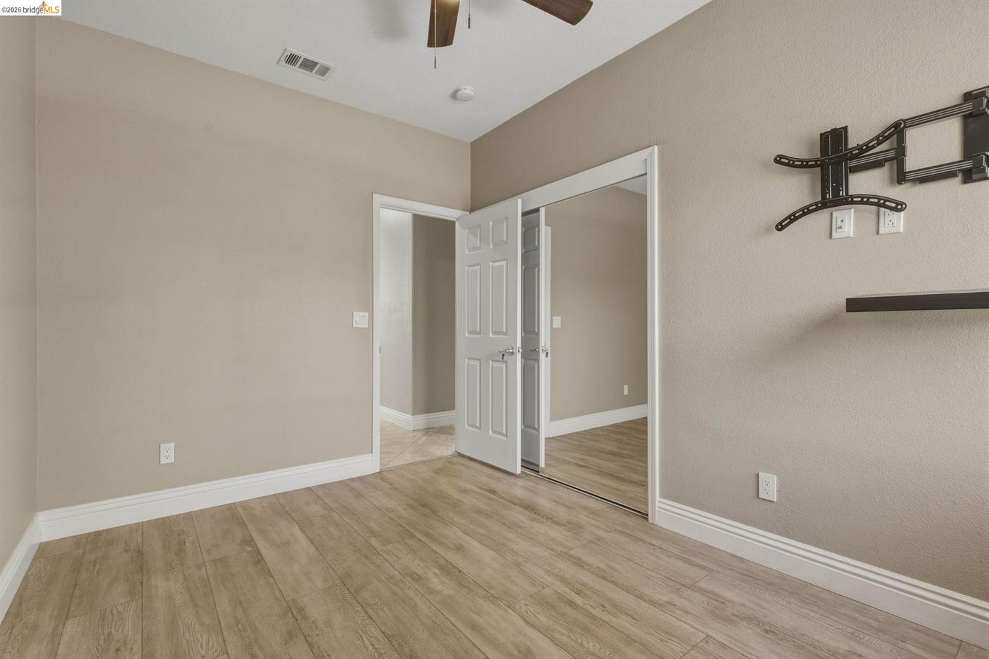 2419 Imperial Court photo 19