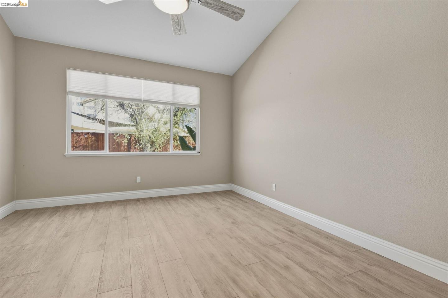 2419 Imperial Court photo 22