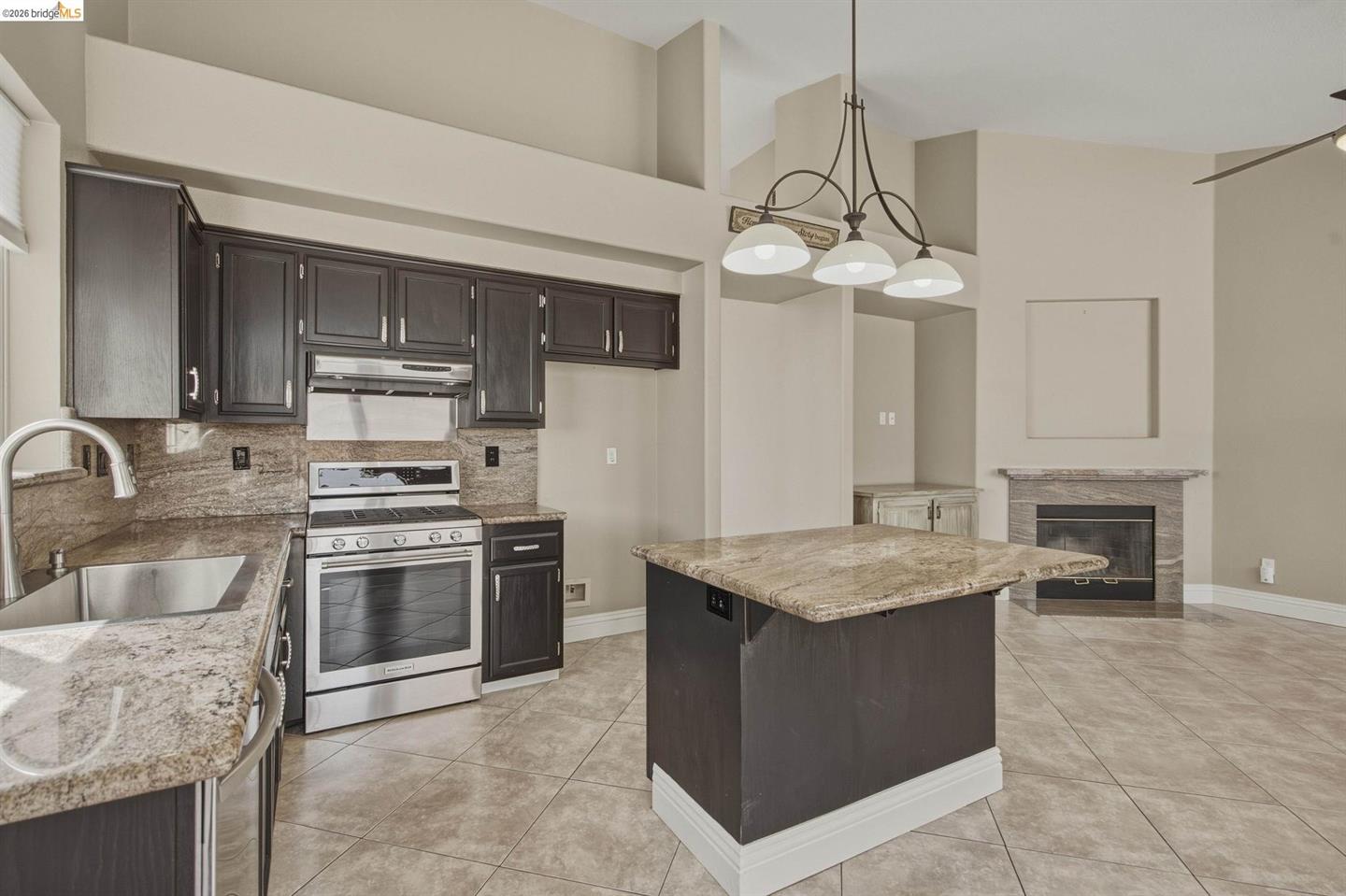 2419 Imperial Court photo 30