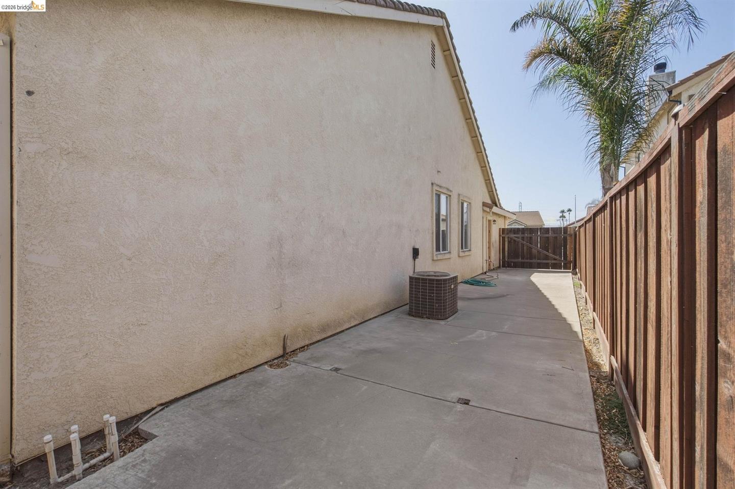 2419 Imperial Court photo 41
