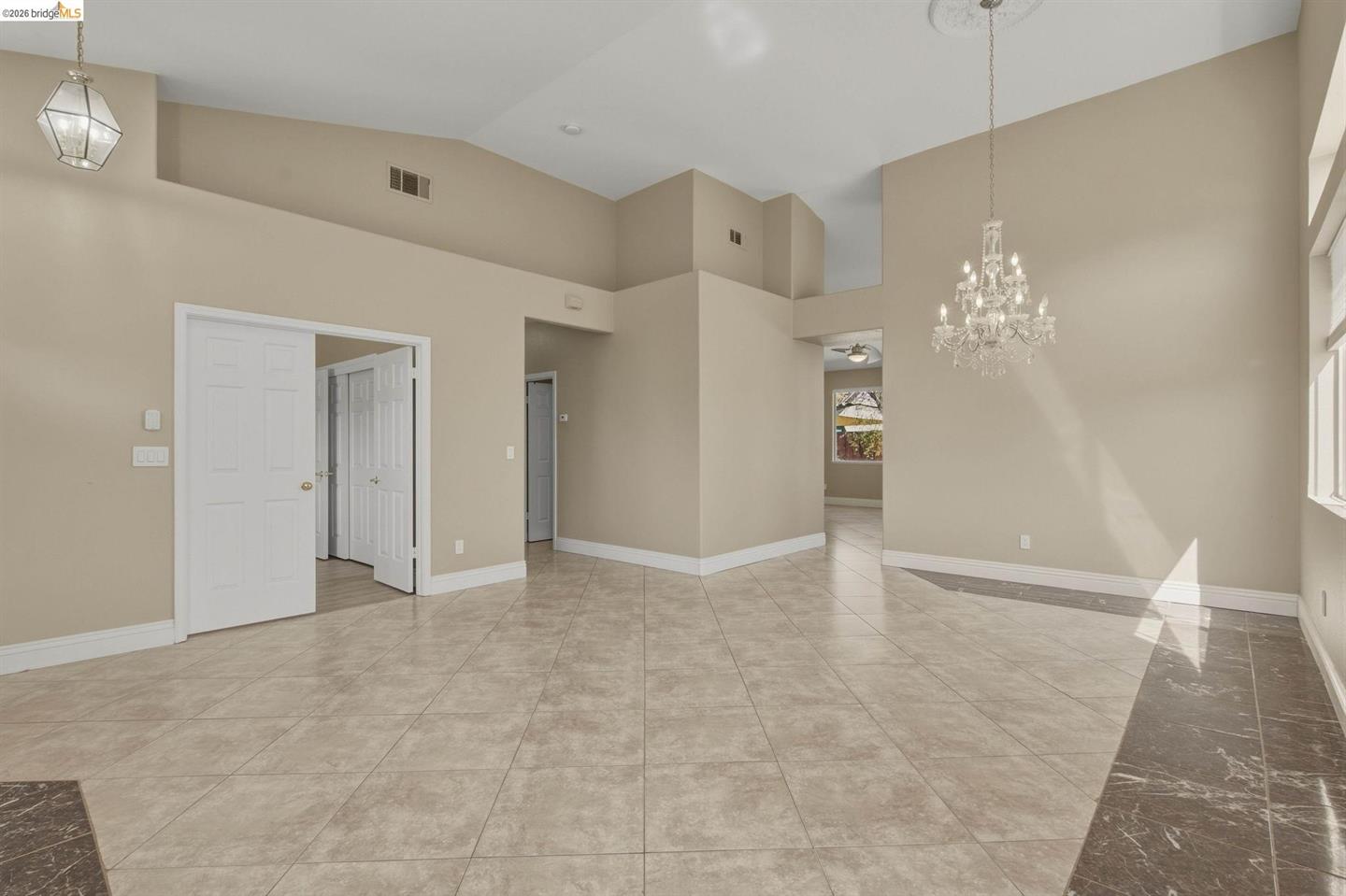 2419 Imperial Court photo 6