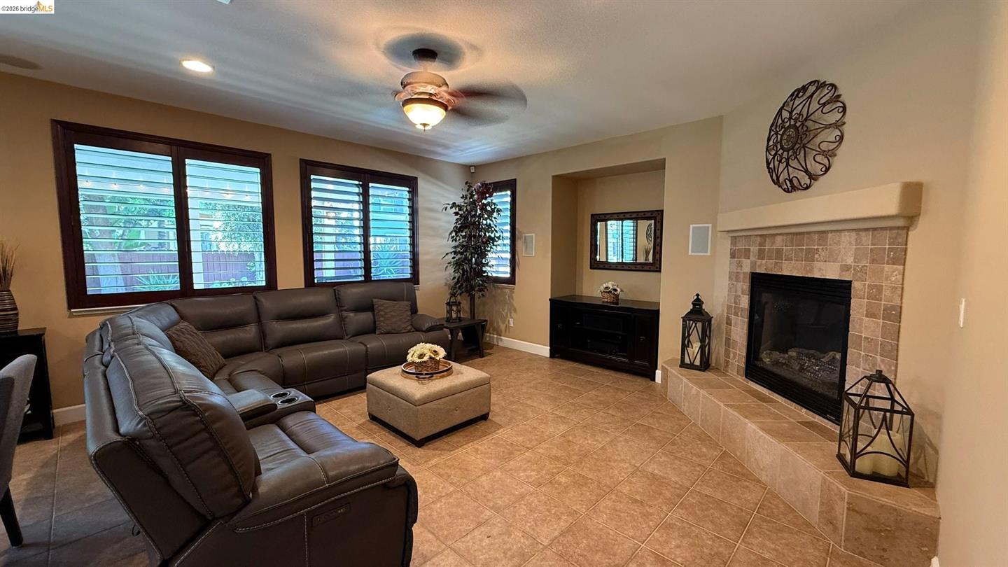 453 Emerson Court photo 20