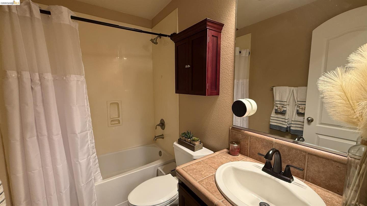 453 Emerson Court photo 21