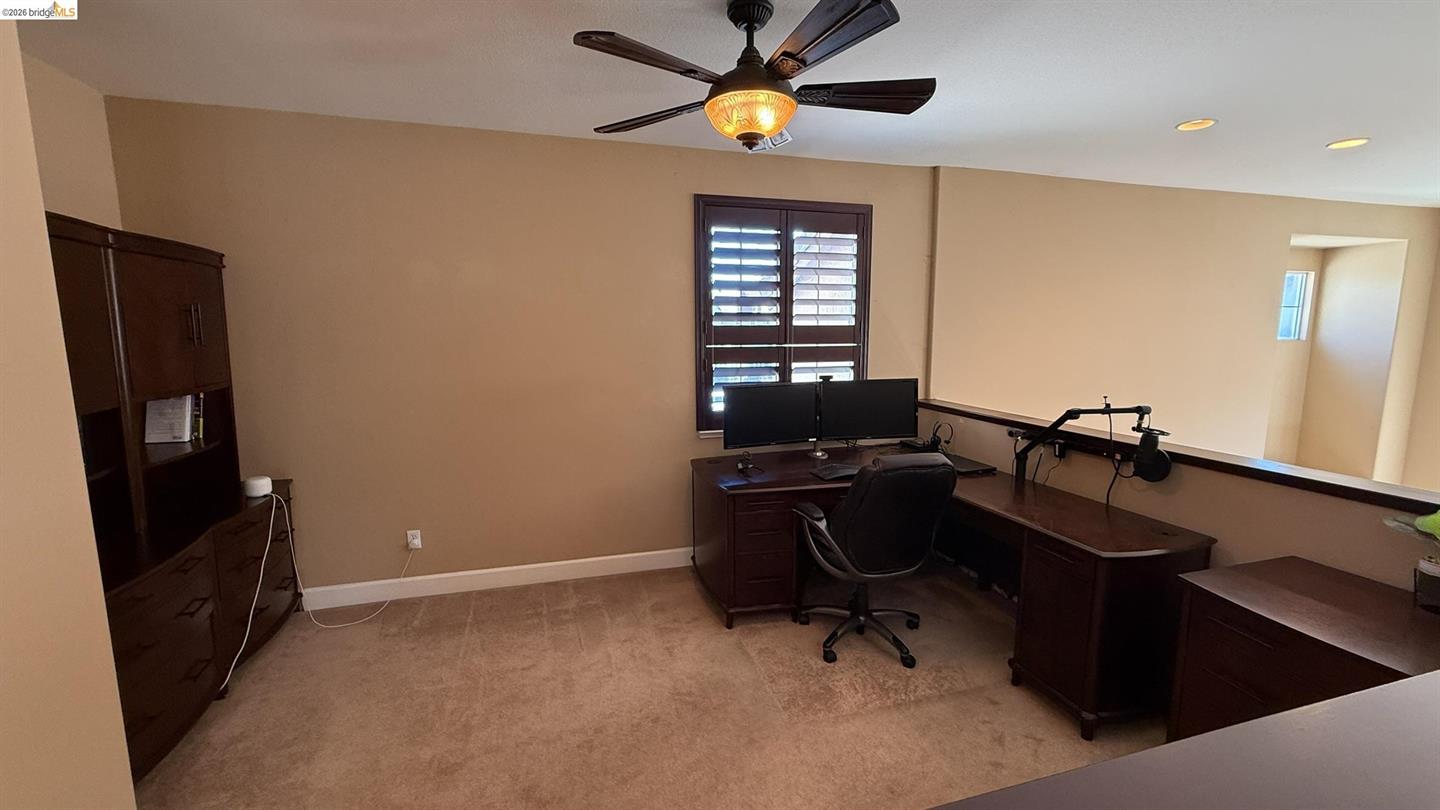 453 Emerson Court photo 25