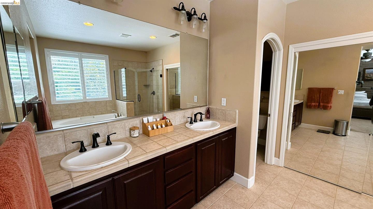 453 Emerson Court photo 28