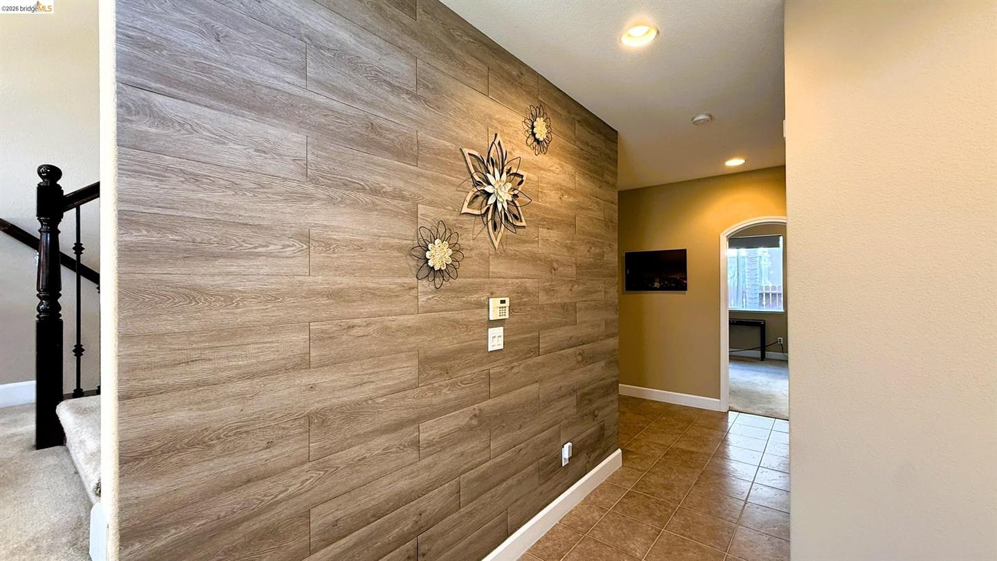 453 Emerson Court photo 4