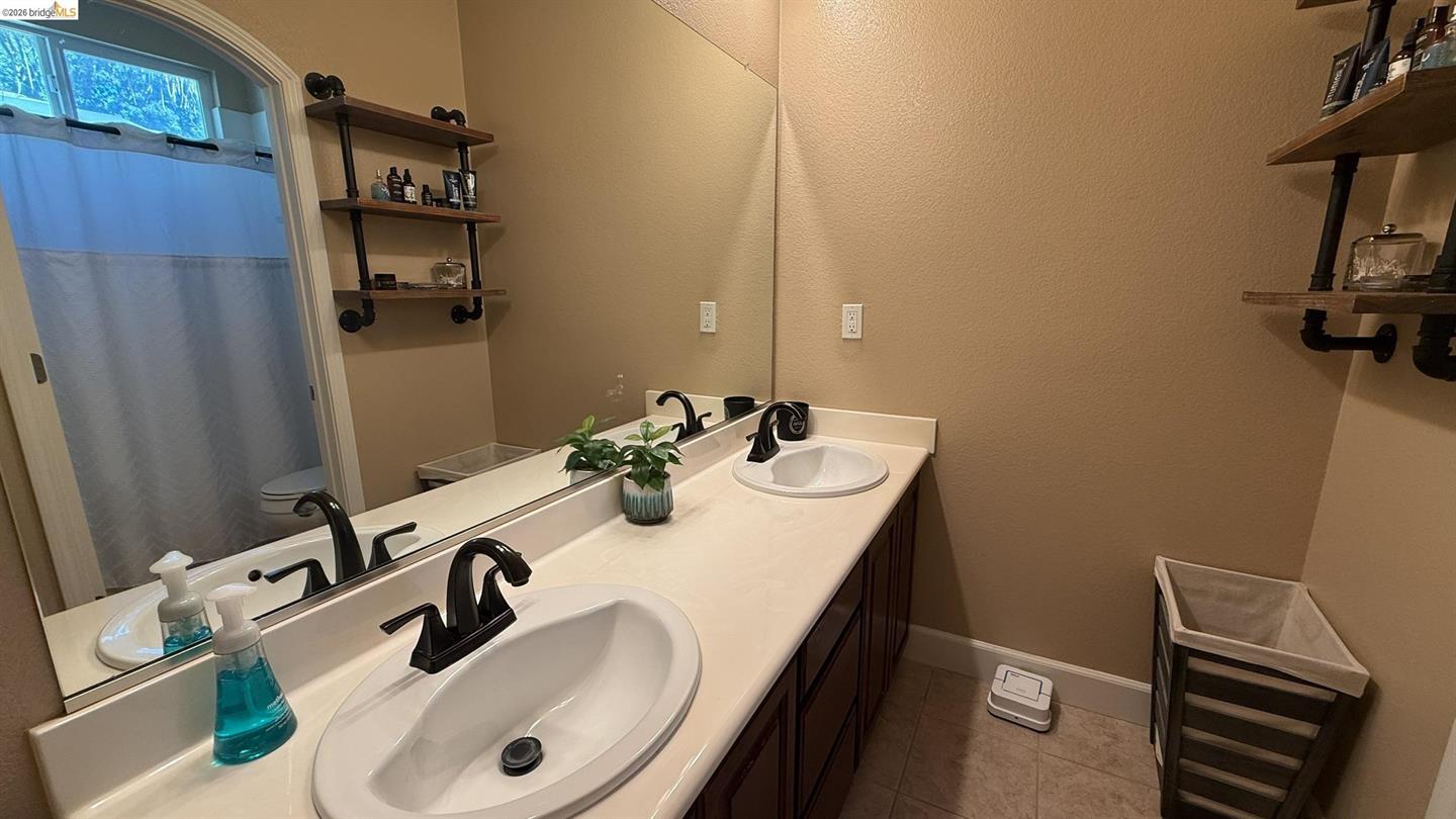 453 Emerson Court photo 31