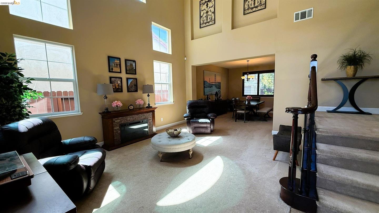 453 Emerson Court photo 5