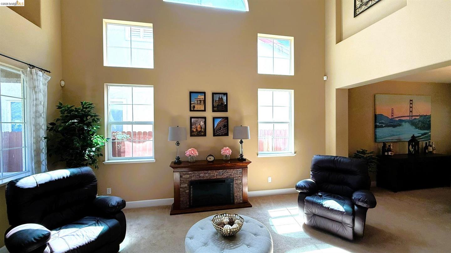 453 Emerson Court photo 7