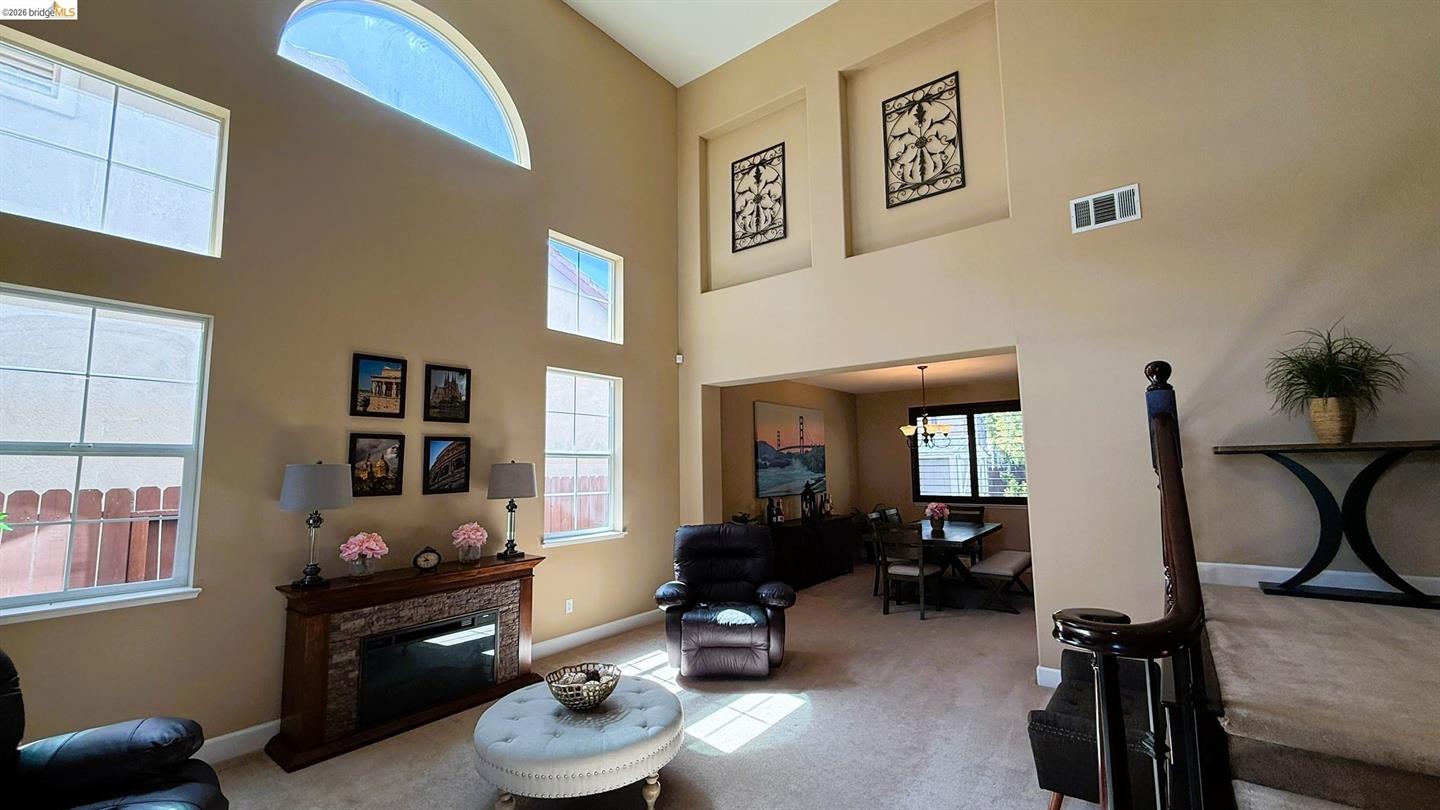 453 Emerson Court photo 8