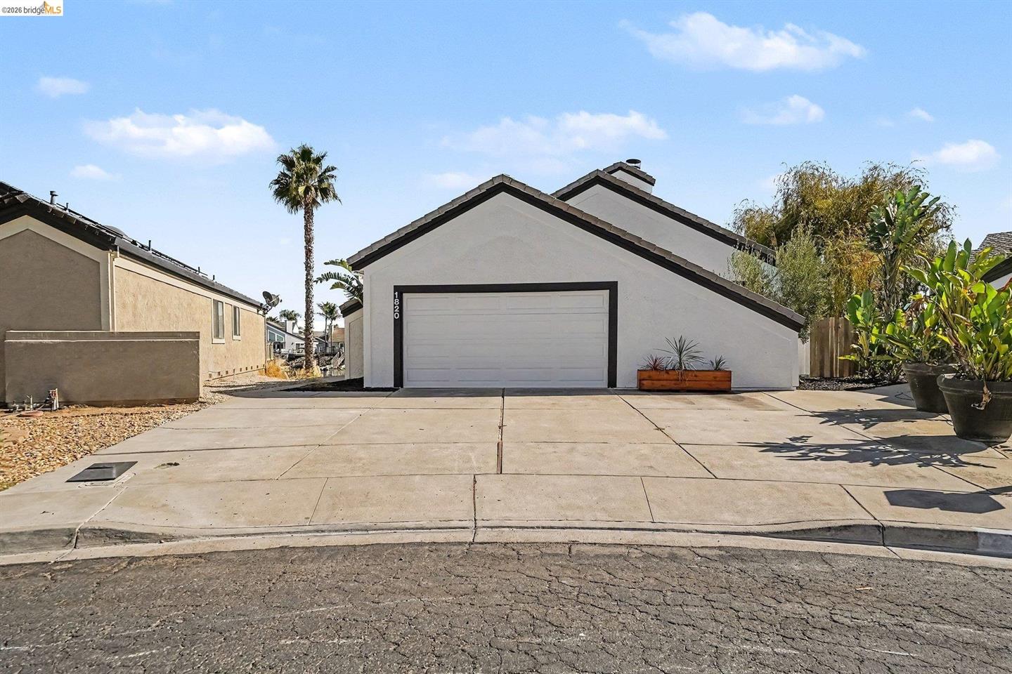 1820 Surfside Ct photo 3