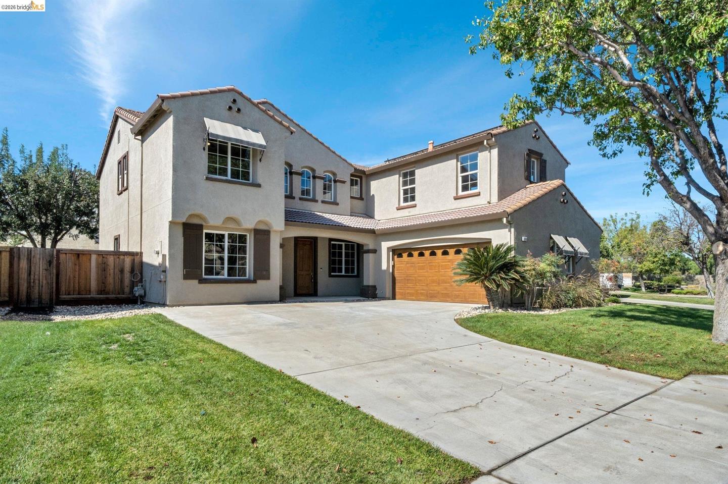 1060 Berkshire Ct photo 2