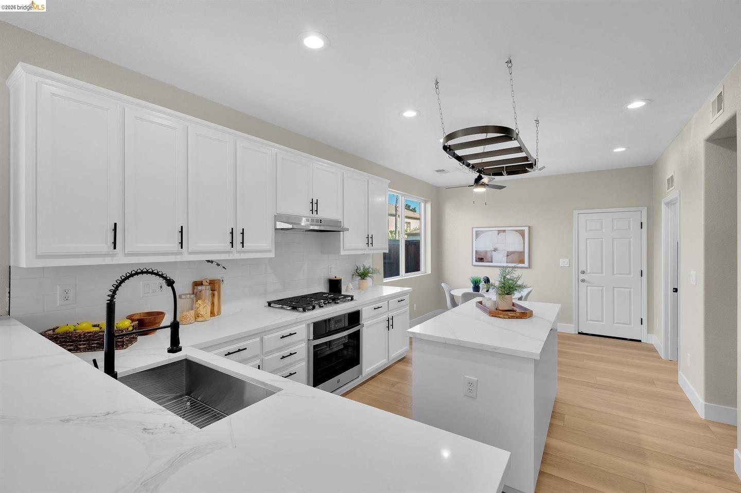 1060 Berkshire Ct photo 18