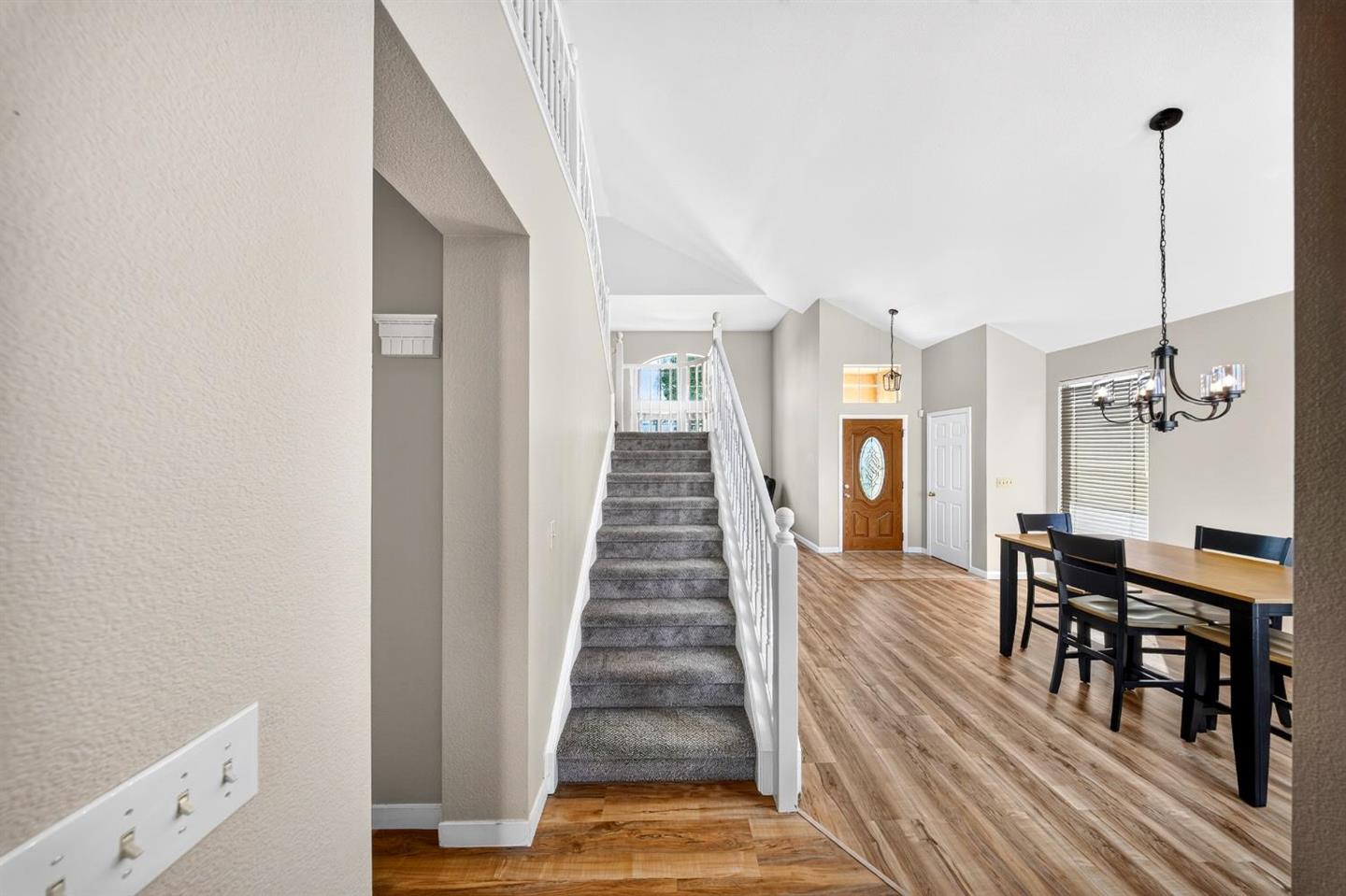 2218 Newport Court photo 18