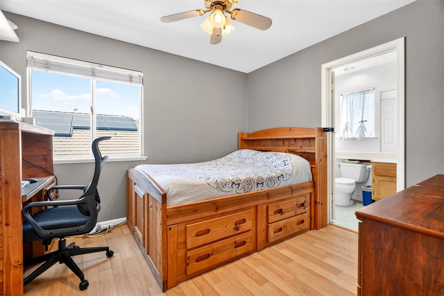 2218 Newport Court photo 25