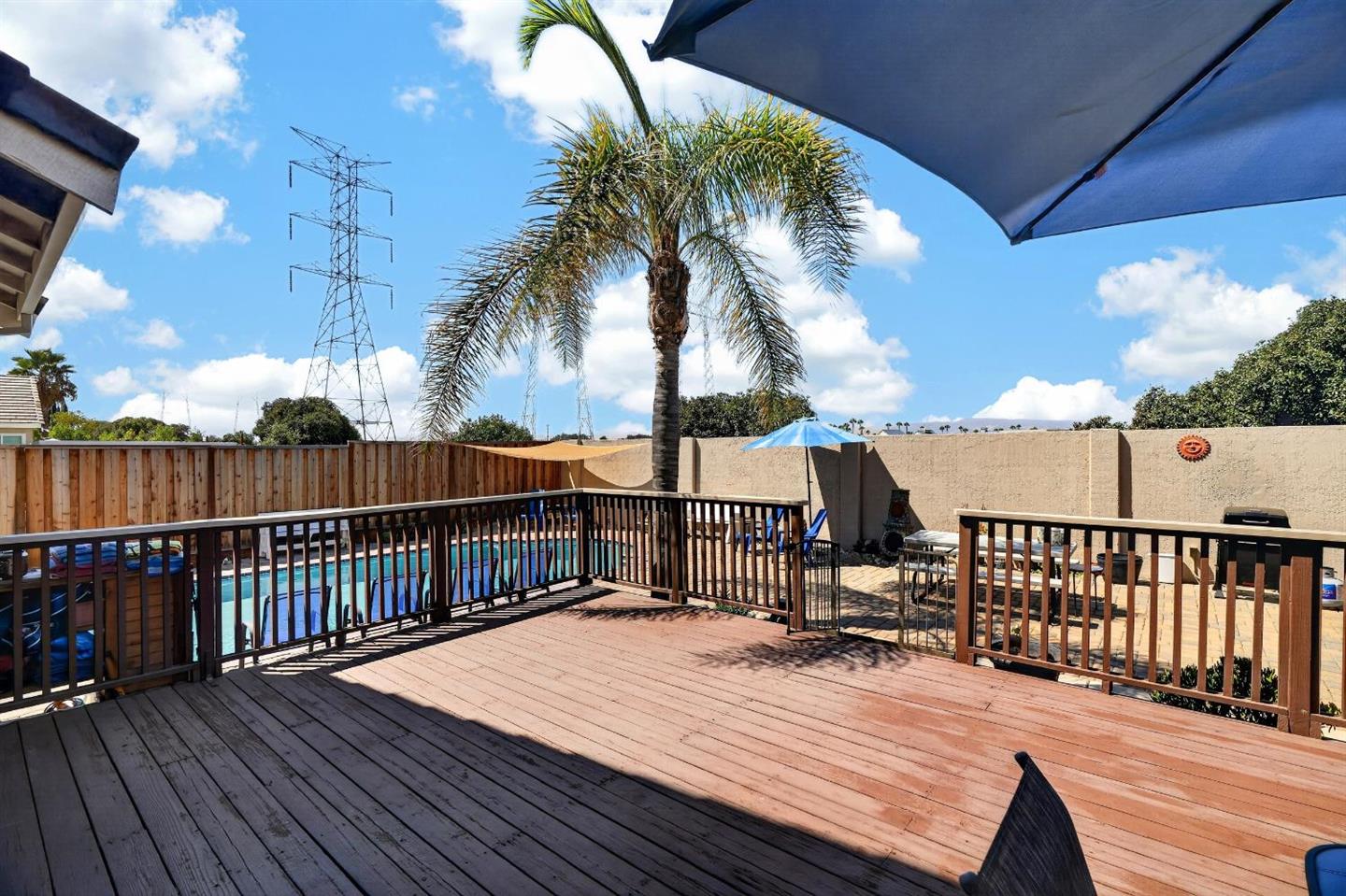 2218 Newport Court photo 28