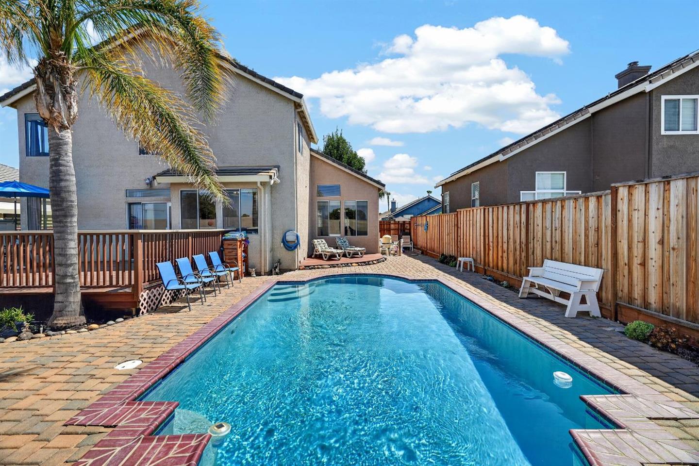 2218 Newport Court photo 29