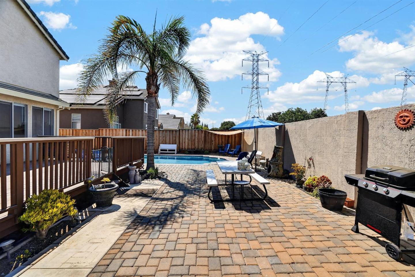 2218 Newport Court photo 33