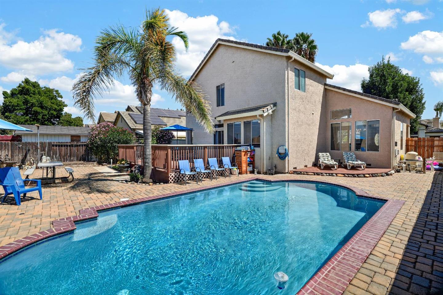 2218 Newport Court photo 34