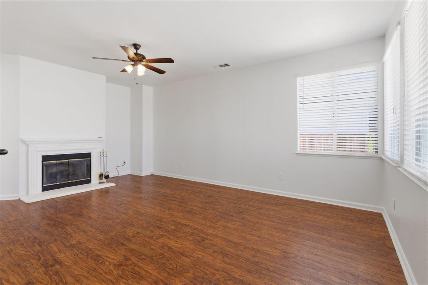 2236 NE Newport Court photo 19