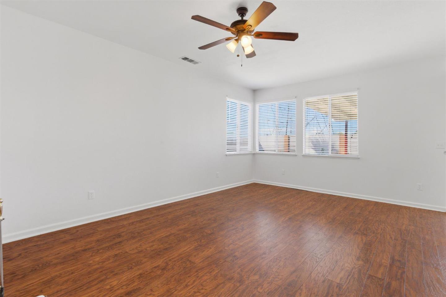 2236 NE Newport Court photo 22
