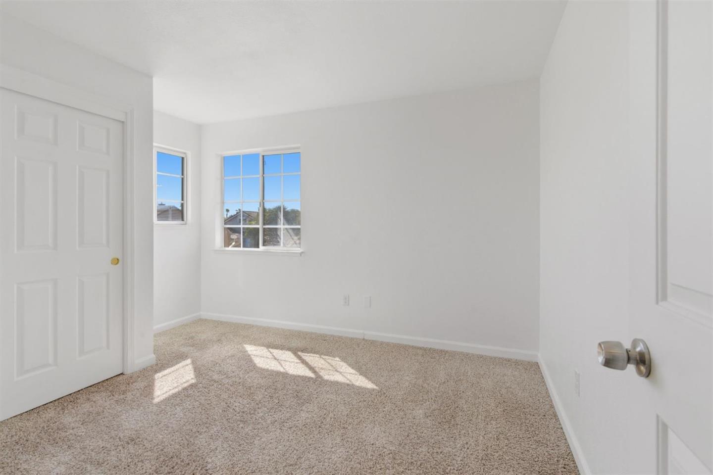 2236 NE Newport Court photo 29