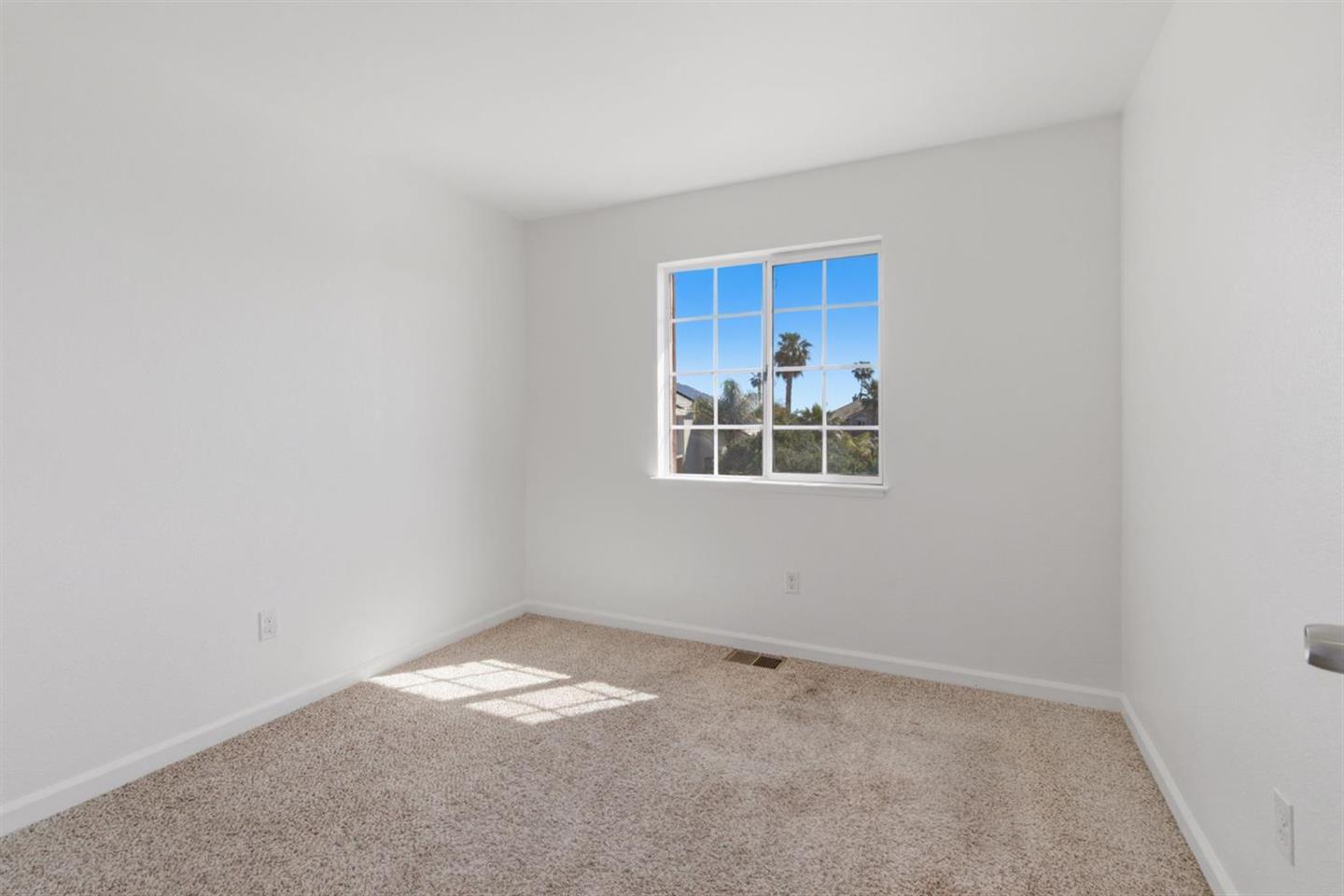2236 NE Newport Court photo 30