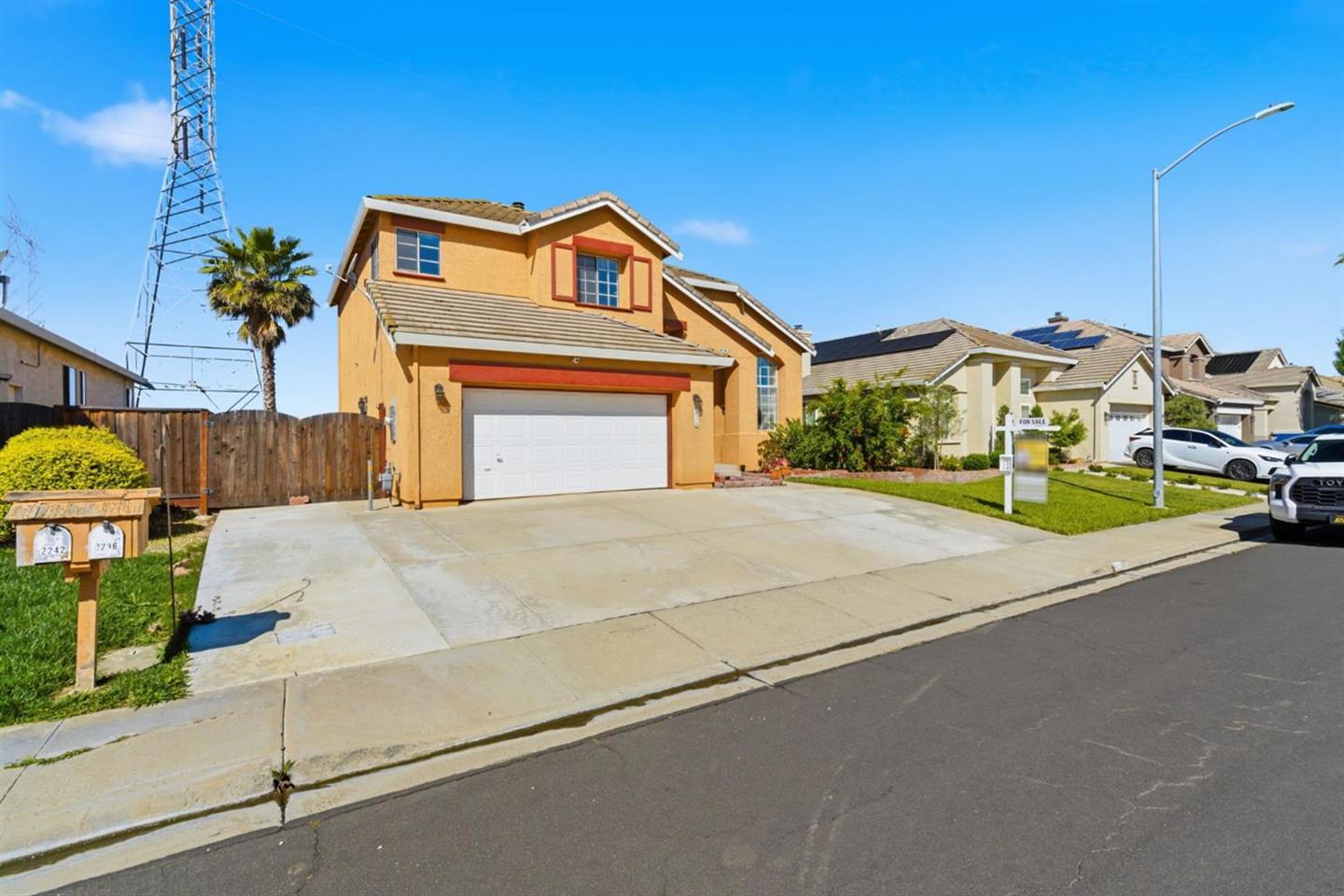 2236 NE Newport Court photo 4