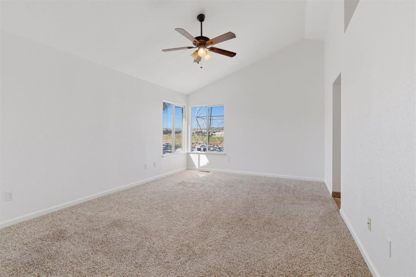 2236 NE Newport Court photo 32