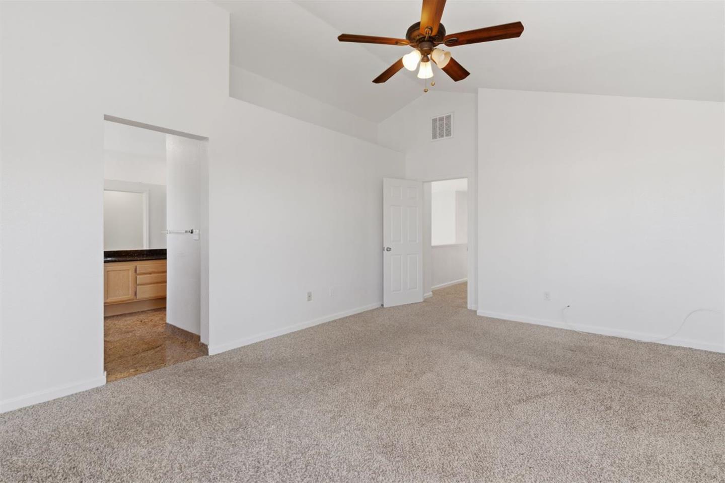 2236 NE Newport Court photo 33