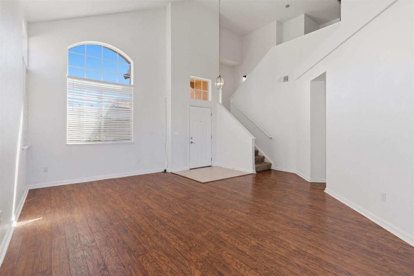 2236 NE Newport Court photo 9